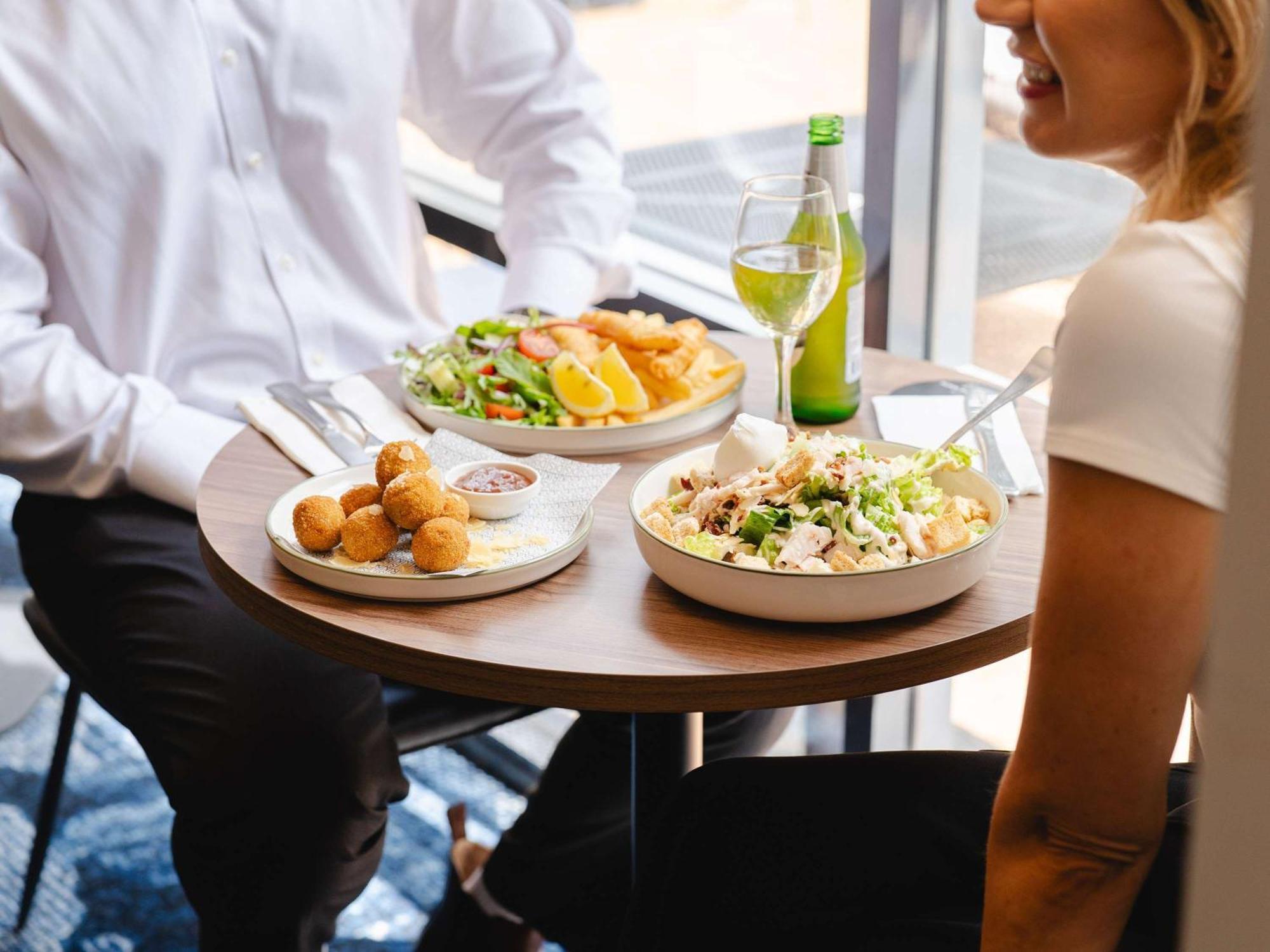 Mercure Sydney Macquarie Park Bagian luar foto